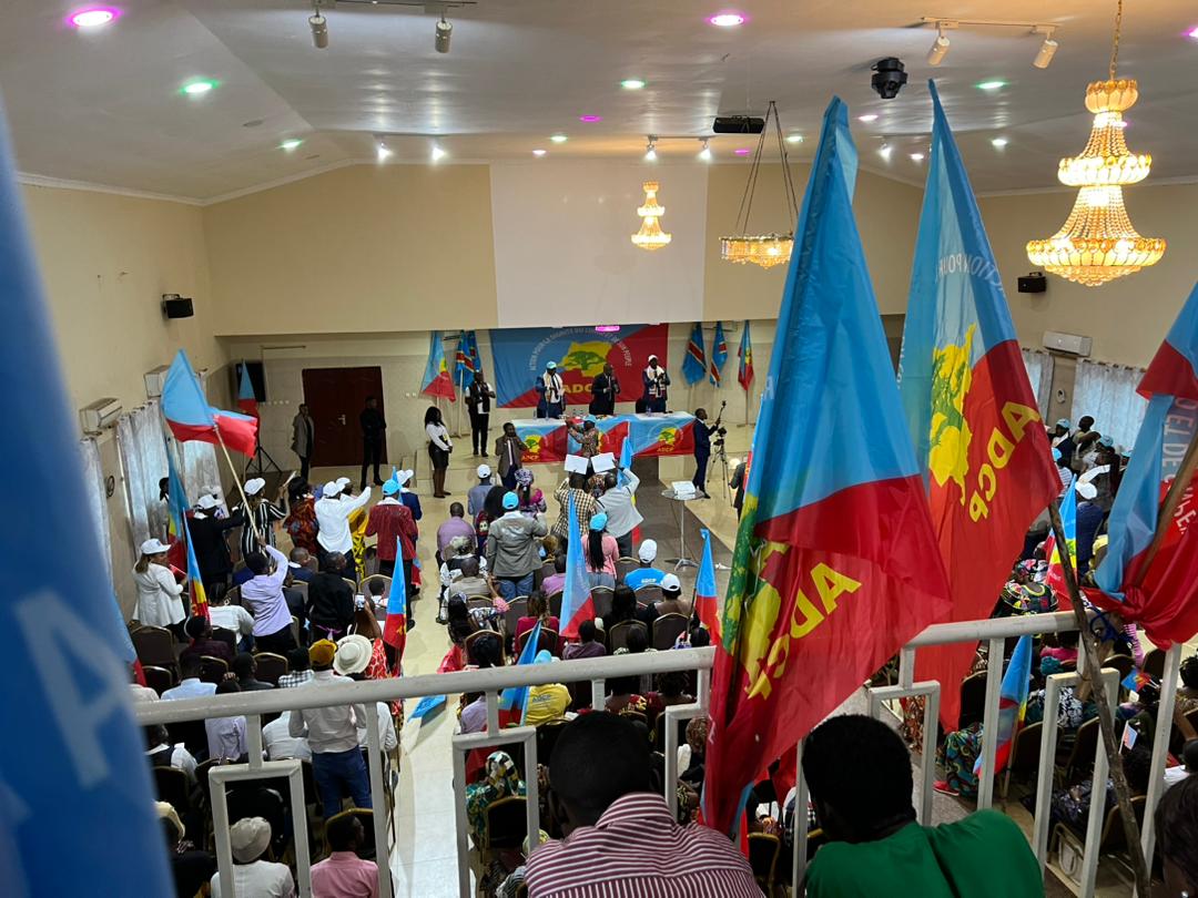 Drc_info243's tweet photo. 𝐃𝐈𝐌𝐀𝐍𝐂𝐇𝐄 𝟏𝟔 𝐀𝐕𝐑𝐈𝐋 :
𝙿𝚛é𝚜𝚎𝚗𝚝𝚎𝚖𝚎𝚗𝚝,  𝚙𝚘𝚞𝚛 𝚕𝚎 𝚕𝚊𝚗𝚌𝚎𝚖𝚎𝚗𝚝 𝚍𝚎𝚜 𝚊𝚌𝚝𝚒𝚟𝚒𝚝é𝚜 𝚍𝚞 𝙿𝚊𝚛𝚝𝚒 𝙿𝚘𝚕𝚒𝚝𝚒𝚚𝚞𝚎 𝙰𝙳𝙲𝙿 𝚍𝚊𝚗𝚜 𝚕𝚊 𝚙𝚛𝚘𝚟𝚒𝚗𝚌𝚎 𝚍𝚞 𝙷𝚊𝚞𝚝-𝙺𝚊𝚝𝚊𝚗𝚐𝚊.
ADCP🇨🇩 Rendez-vous au sommet.
@CNangaa @AlumbaLukamba https://t.co/RMZR38mSb8