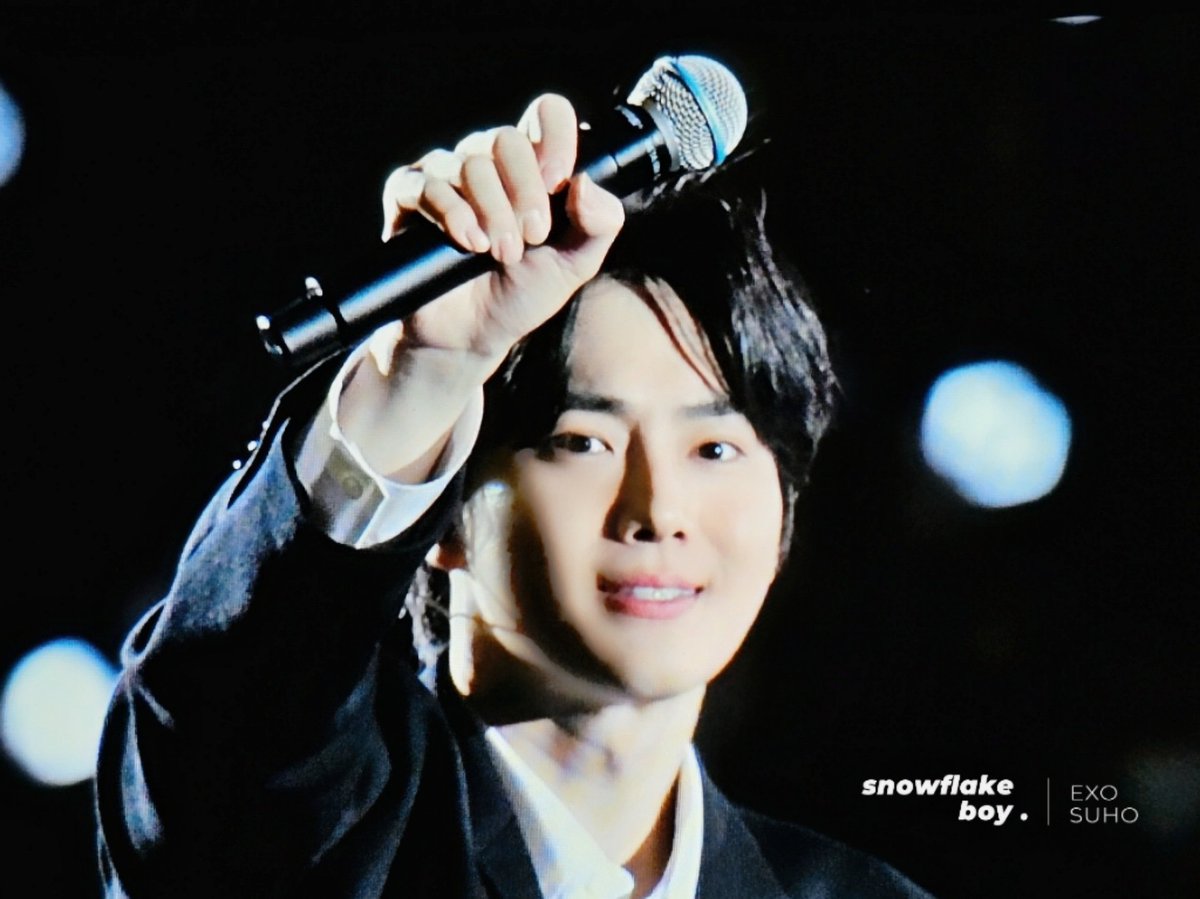 snowflake_boy's tweet photo. 230416 EXO CHANNEL "THE BEST" 

이틀 동안 넘 재밌었당🥹 준며니 수고 많아써요❤️‍🔥❤️‍🔥❤️‍🔥

#수호 #SUHO #준면 #김준면 #スホ #金俊勉 
@weareoneEXO https://t.co/gkDR2l1ATz