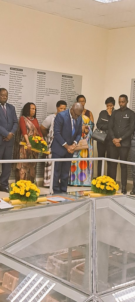 RYVCPWestern's tweet photo. Tubazaniye #Indabo niyo mpano tubahaye ngo zibahumurire neza cyane Twibuka abatutsi bazize jenoside 1994 I #Nyange muri @NgororeroDistr @KwibukaRwanda https://t.co/pBjZaOSGmL