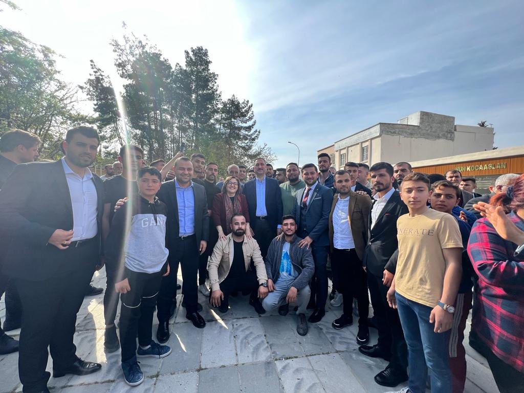 korkmaz_ab's tweet photo. Durmadan, yorulmadan gece, gündüz çalışan bir gençlik. Heyecanımız, mutluluğumuz ve geleceğimiz AkGençlik…

@mesutbozatli 

#AkGençlikYetiştirir https://t.co/NvsNir3lxs