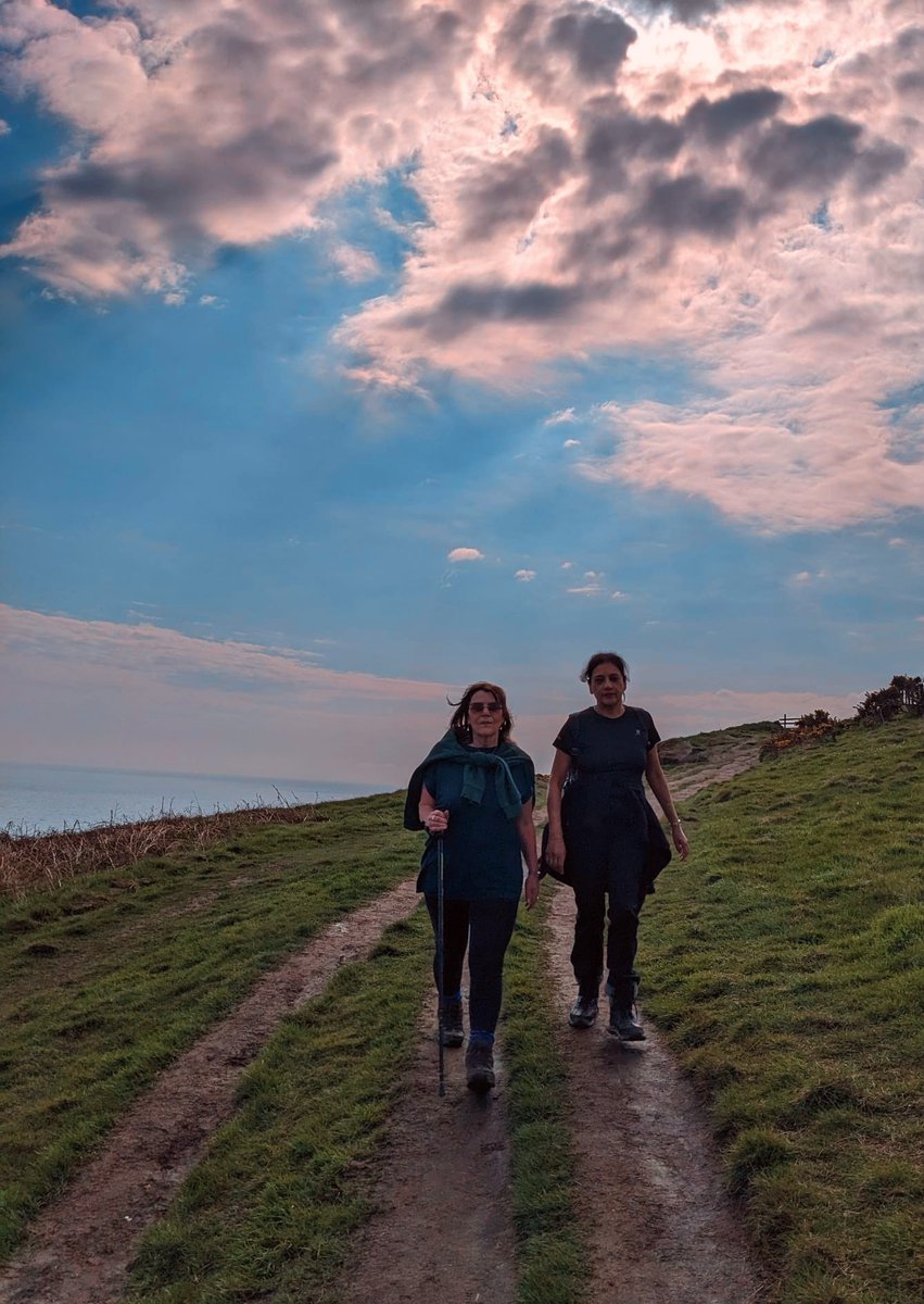 helen_varey's tweet photo. Beautiful cliff walk from Robin Hood's Bay to Whitby via the brewery!! #whitbyviews #whitbyweekender https://t.co/dp4YRP6uZ7