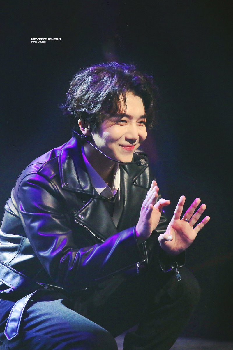 nevertheless417's tweet photo. 💖💖💖

#진호 #조진호 #JINHO #펜타곤 #PENTAGON @CUBE_PTG https://t.co/aRLkHzKIOQ