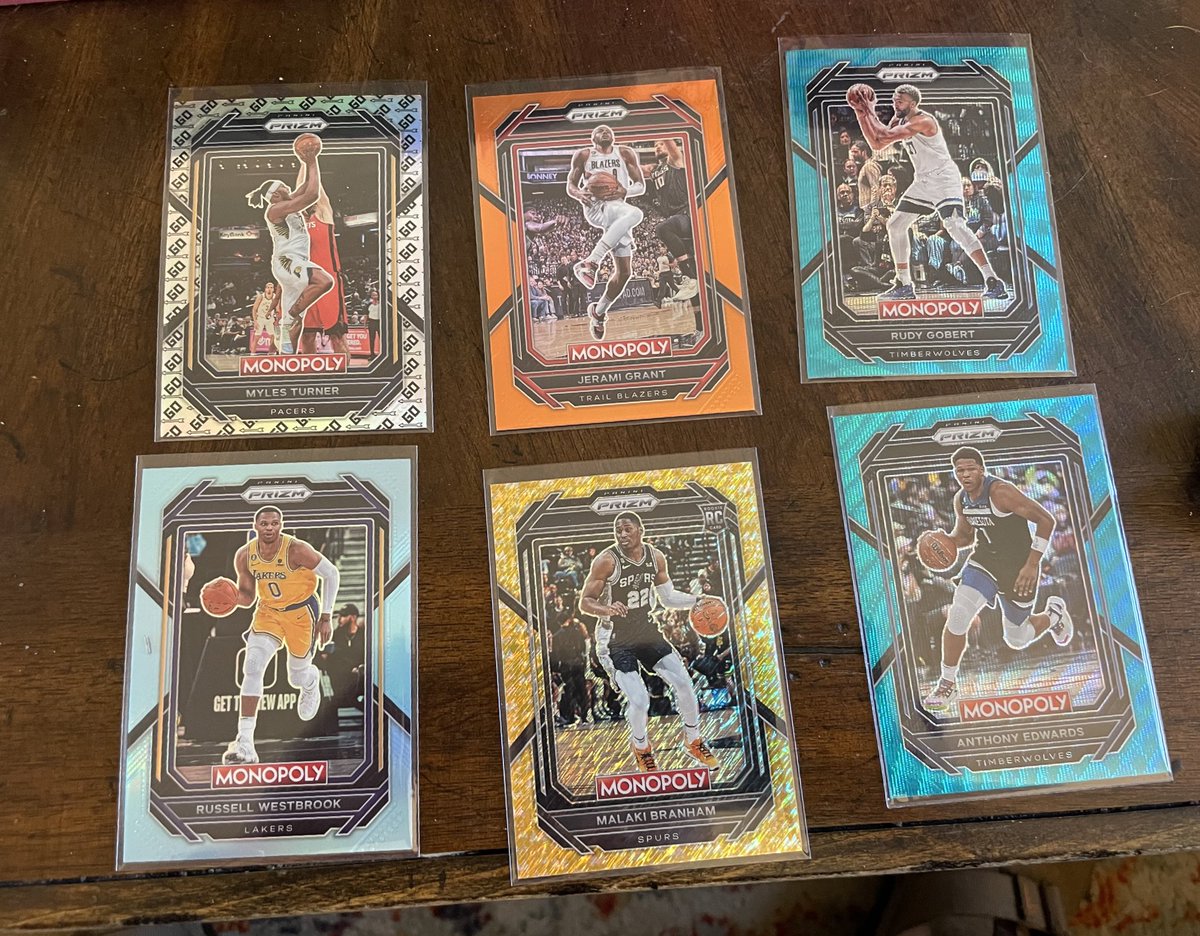 StackPg's tweet image. Ended up snagging some and these were the hits. Boxes say non base are every 1 and 3 packs on average and over half mine only had one non base. The parallels are really cool though! Hopefully can find some more @CardPurchaser