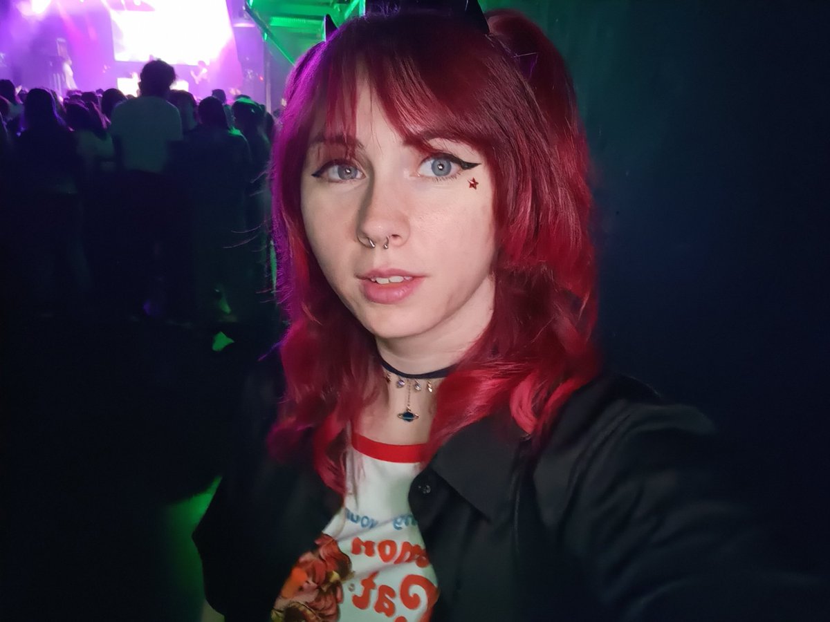 Ellimoonru's tweet image. Anoche fui a la asian party con la personita más bella del mundo ✨✨