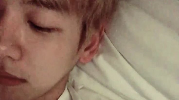eksonyeobeuntin's tweet photo. A short filo #baeri au wherein —

Yeri just wanted to do her school activity but her partner wasn’t cooperating. She might’ve tweeted something out of spite but then again, at least, her partner noticed her right? Who’s he? The infamous vocalist of the sinag band. Name? Baekhyun. https://t.co/0yjOgCuV8Q