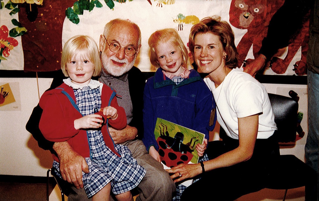 #LearningCenterLookBack

#Throwback to 1997 with Carle@officialericcarle and <a href="/chevychase/">Chevy</a> celebrating the opening of the new Learning Center. Celebrate the 25th anniversary of the Learning Center on May 7. 

Register Now 👉️ simpletix.com/e/family-day-l…