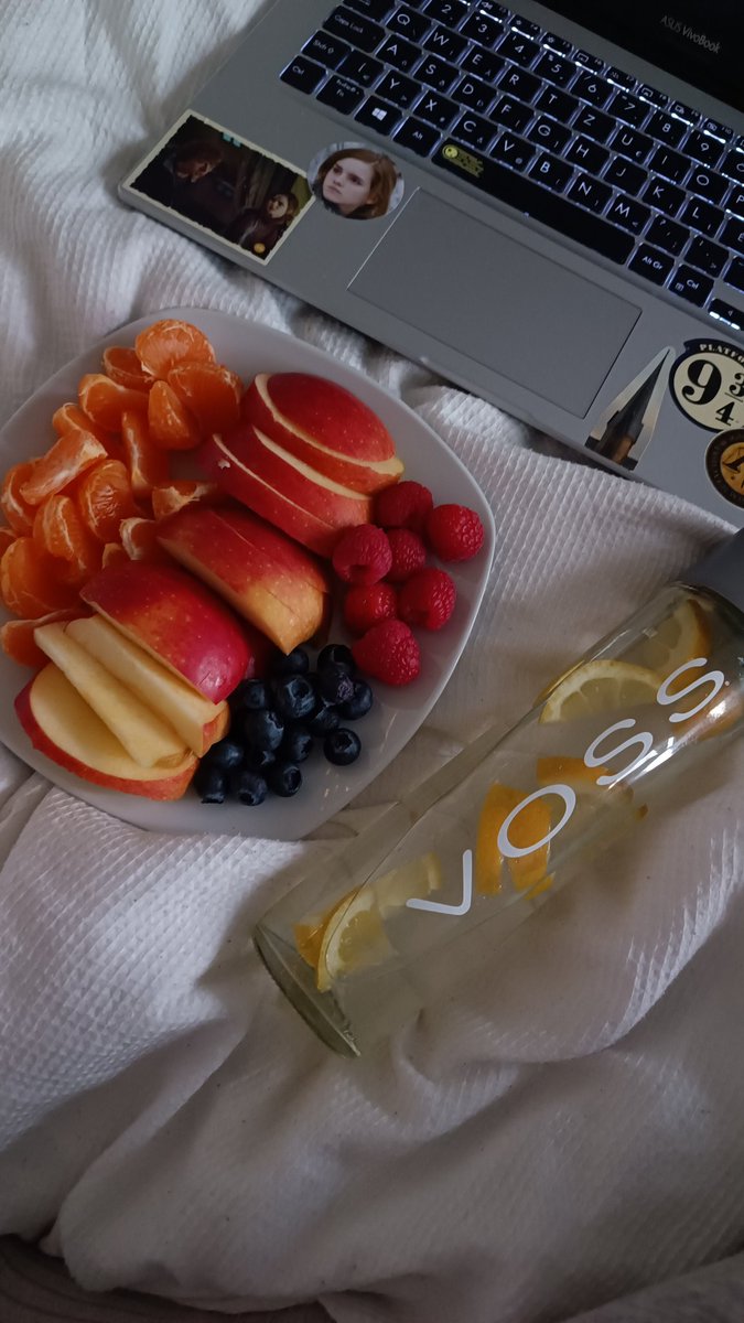 angelen44545573's tweet photo. Vitamin BOMB with Voss water💣🍋
@vosswater #vosswater #fruitbowl #HealthyEating #ugc #ugccommunity https://t.co/QH0Kp466Mp
