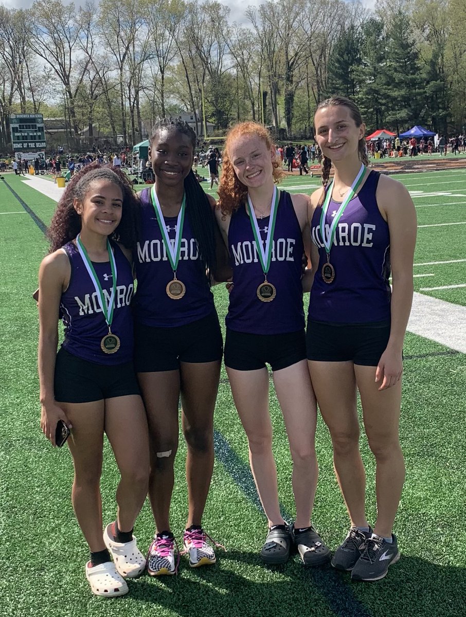 derekartz's tweet photo. Who says distance runners can’t sprint?

Enjoying some relay fun yesterday ⁦@amelia_a_artz⁩ runs sub 60 - 400 split anchoring Monroe’s 3rd place medal at East Brusnwick Invite. 

Team of: Jada Giddings, Julia Russell, Denise Pena, &amp; Amelia Artz

Nice work ladies! https://t.co/gSN1gjV5iH