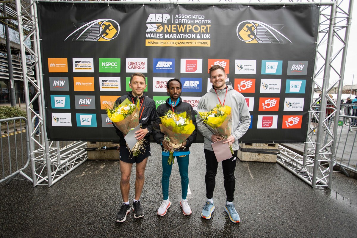 Men's 10K results

Omar Ahmed (Birchfield Harriers) 00:28:35
Shaun Antell (Bideford AC) 00:30:11
Mike Ward (Cardiff Athletics) 00:30:29