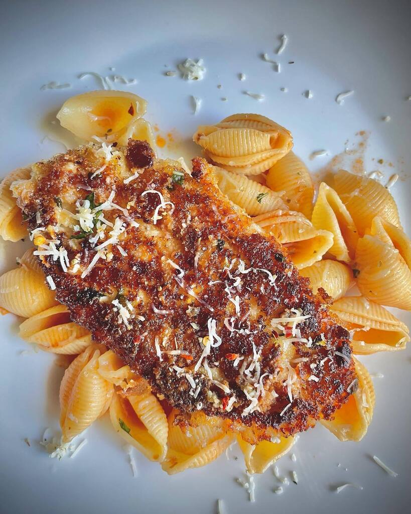 Chicken cutlet with pasta #homemade #homemadewithlove #homecooking #homecook #cookathome #momcooks #friedchicken #chickencutlet #italianfoods #eatwhatyoulove #cookwhatyouhave instagr.am/p/CrGgFB8Oxrh/