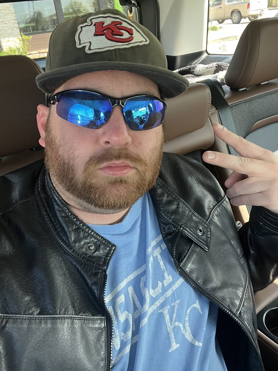 realBlakeBeye's tweet photo. On my way to Kauffman Stadium! #BeRoyalKC https://t.co/CNtecF1fmN