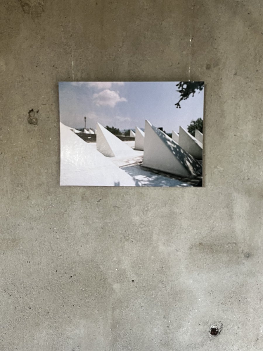 MichaelPostl's tweet image. Exhibition “Seeking Zohn” with Austrian based artist Zara Pfeifer at the #SchindlerHouse; work by Mexican-Austrian architect &amp;amp; engineer Alejandro Zohn through contemporary photography and design
 #makcenter #modernarchitecture #architecturedesign
info: bit.ly/3x7sVbw