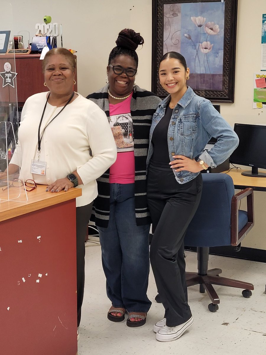 CentralEse's tweet photo. Central ESE Service Center Team members gathered on Saturday to support our schools, parents, and students! We are committed in our charge as educators and education specialists to support our constituents! @alfredi93971166 @OfficeofESE @cadaya_dayana @MDCPSCentral @de_giordany https://t.co/YR9Yxv4Mwl