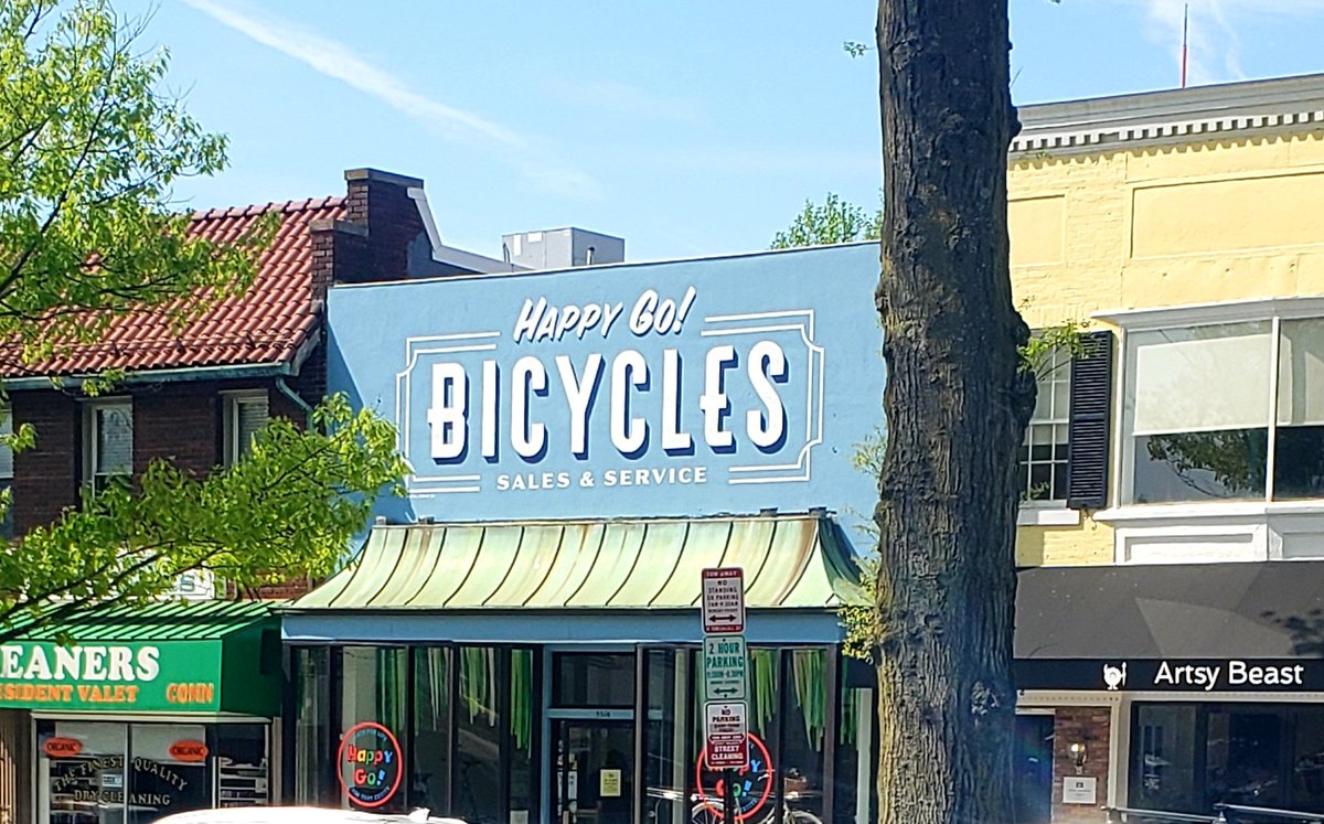 RobBrunnerDC's tweet photo. Just spotted this impressive new hand-painted sign at my local bike shop, @HappyGoBikes: https://t.co/Nb4XlW8Gs0