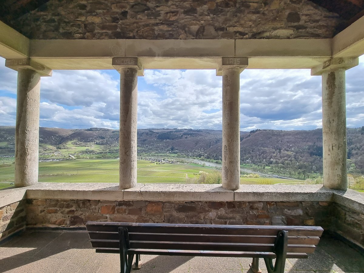 achimr's tweet photo. Blick ins Moseltal im Frühling #Nehren #Mosel https://t.co/lQdgzJzTyZ https://t.co/KjecabRhWp