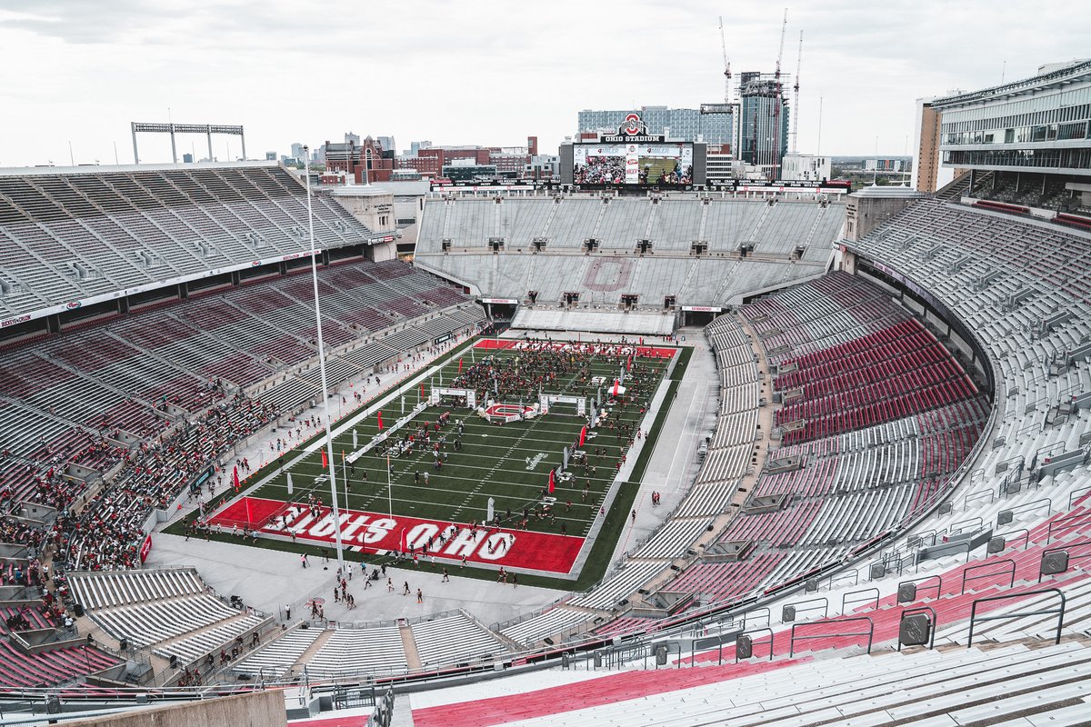 OhioStAthletics's tweet photo. Finishing off Spring Game weekend with The Ohio State 4 Miler 🏟️ 🏃‍♂️ 

@OHIOBEEF | @raisingcanes | @UnionHomeMtg 

#GoBucks | #FinishOnThe50 https://t.co/nfo627QhxT