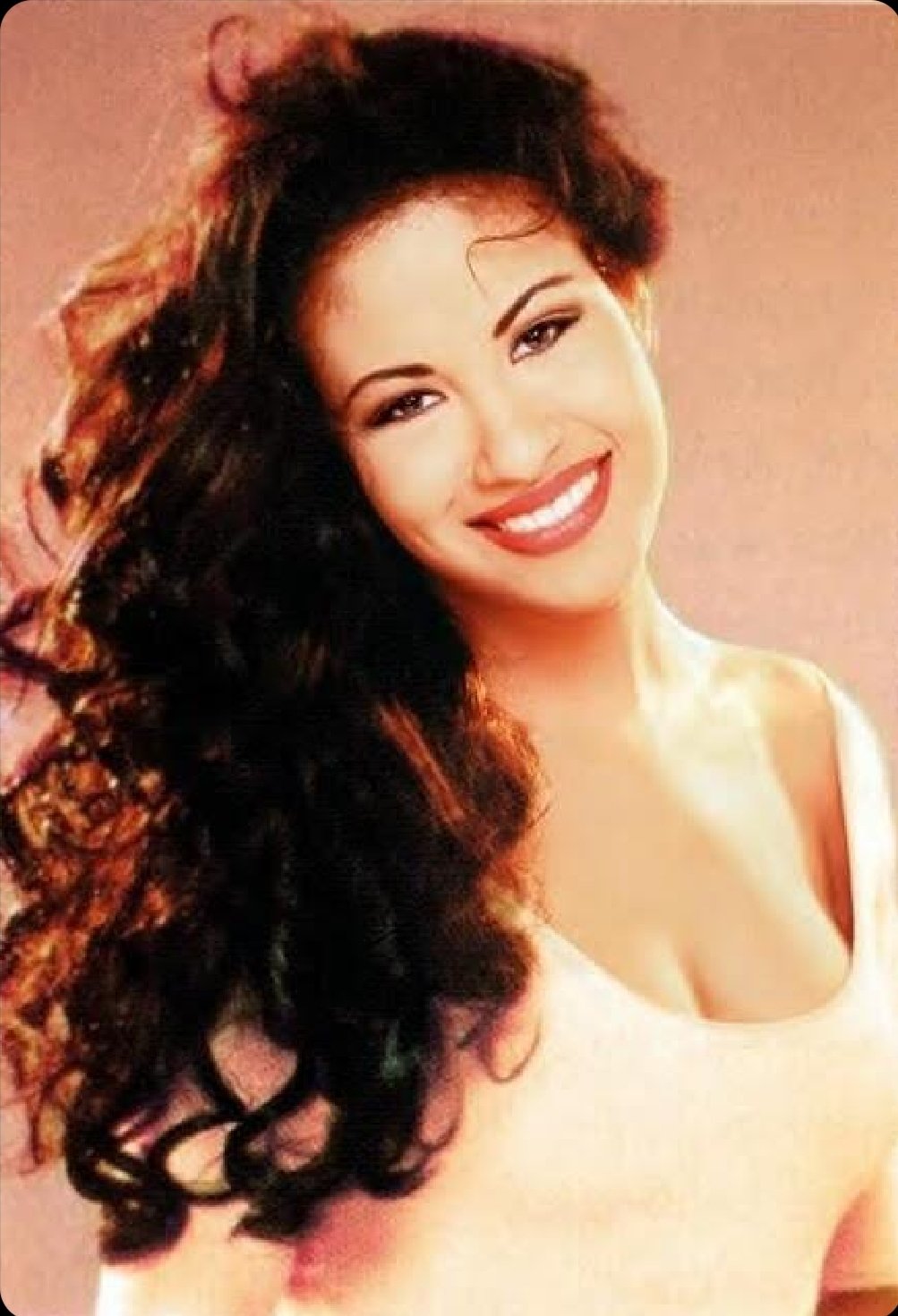 Happy heavenly birthday Selena Quintanilla Perez! 