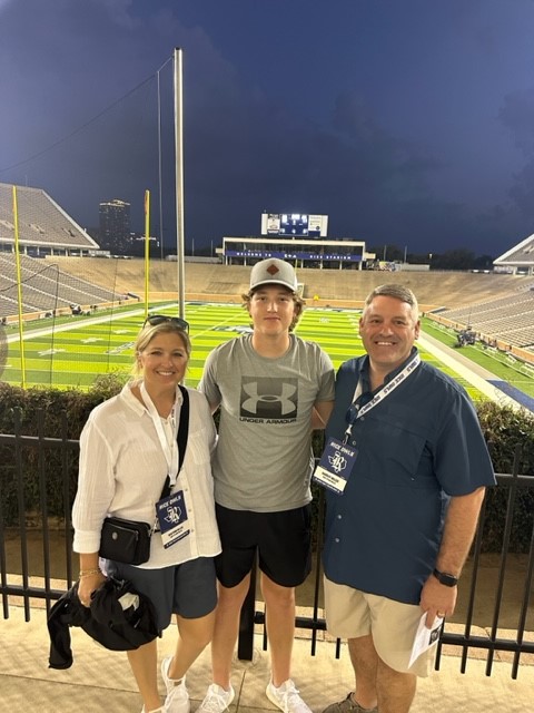 Thanks <a href="/lucasreed12/">Lucas Reed</a> and <a href="/RiceFootball/">Rice Football</a> for having me and my family out for the Spring Game.  Looking forward to getting back soon.  <a href="/therealTUI/">Marques Tuiasosopo</a> <a href="/JessicaMorrey/">Jessica Morrey</a> <a href="/CoachRegalado/">Marco Regalado</a> <a href="/mbloom11/">Mike Bloomgren</a> @SealyTigersFB <a href="/CochCRuthers/">Chris Carruthers</a> @Coach_Quiroz