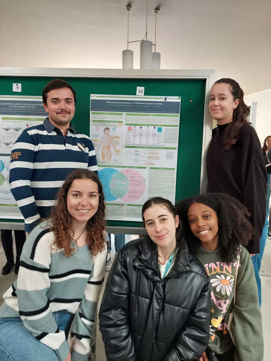 FardilhasLab's tweet photo. How to stimulate #sciencecommunication? 🤔

Challenging 1st year undergraduate students in Biomedical Sciences (@UnivAveiro) to participate in Biochemistry Day with a poster made during #biochemestry classes 😉 https://t.co/MvqeWeWYfA