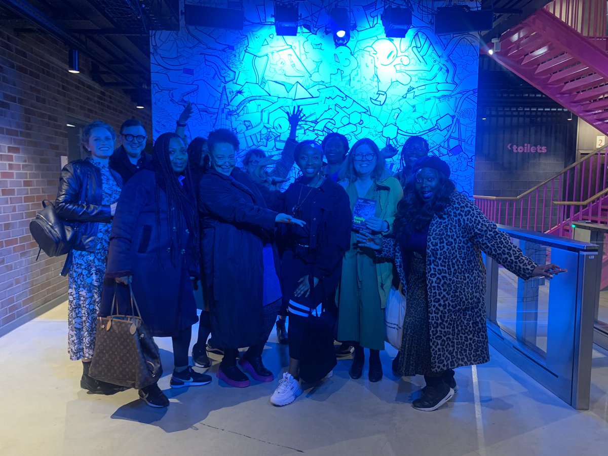 DaphneSteeleBC's tweet photo. We had a fantastic time at our 1st Daphne Steele Live theatre trip. Taking the book club to the stage. We read ‘The Immortal Life of Henrietta Lacks by @RebeccaSkloot in 2021. So excited to see #familytree @BrxHouseTheatre Amazing cast and unique production. https://t.co/hd6Zb1u65a