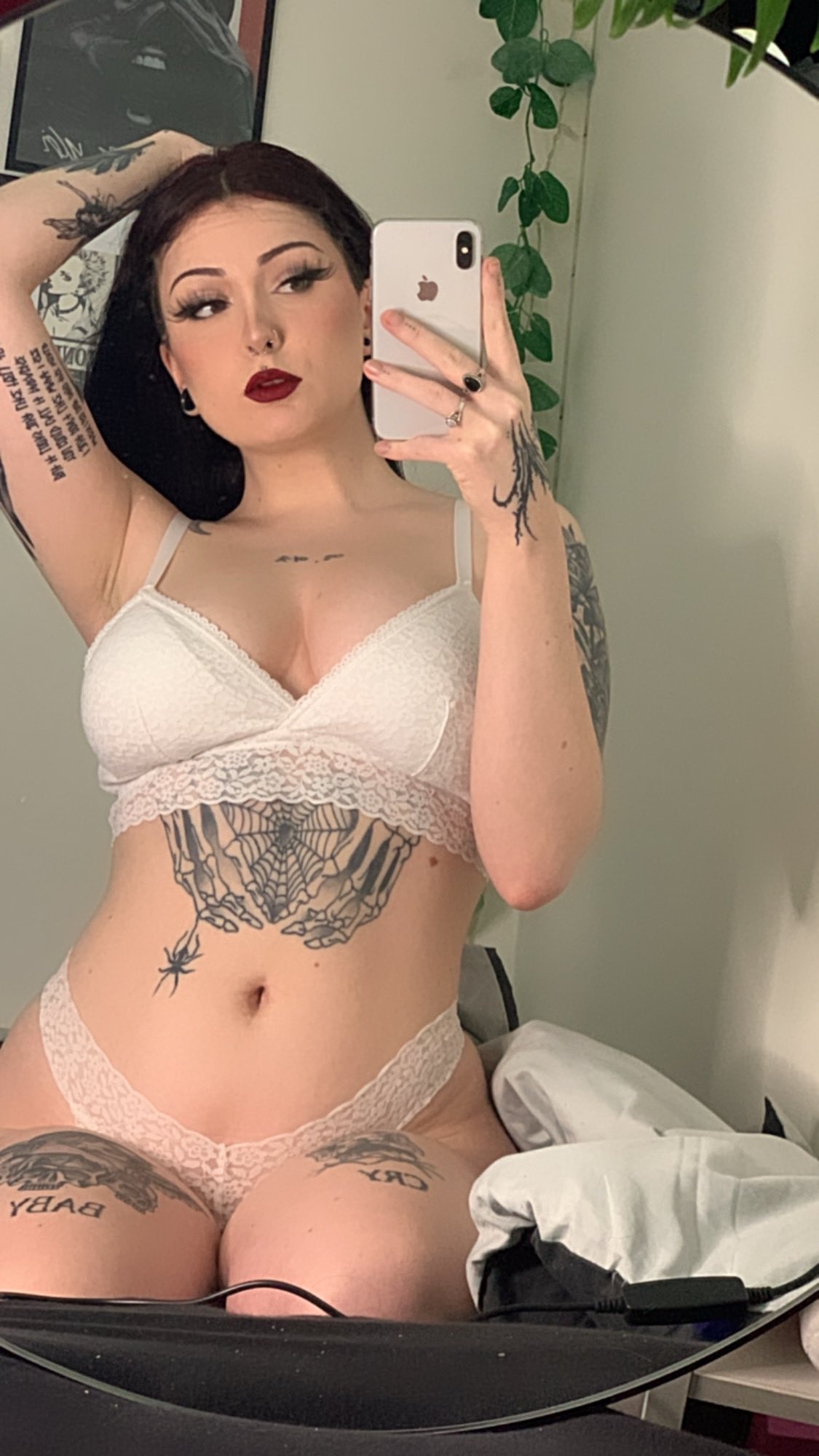 𝙟𝙖𝙙𝙚 on Twitter: "one of many examples tbh 🤭 https://t.co/fsMmz2fKFh