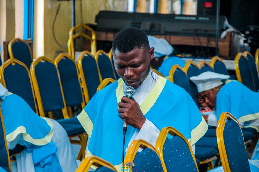 cccmakokonhq's tweet photo. But God, who is rich in mercy, for his great love wherewith he loved us.🙏🌈
RT
#sunday #worship #DevotionalSunday #cccmakoko #cccworldwide #celestialchurchofchrist #cccmakoko2023 #makokomedia https://t.co/ugY9hWft6T