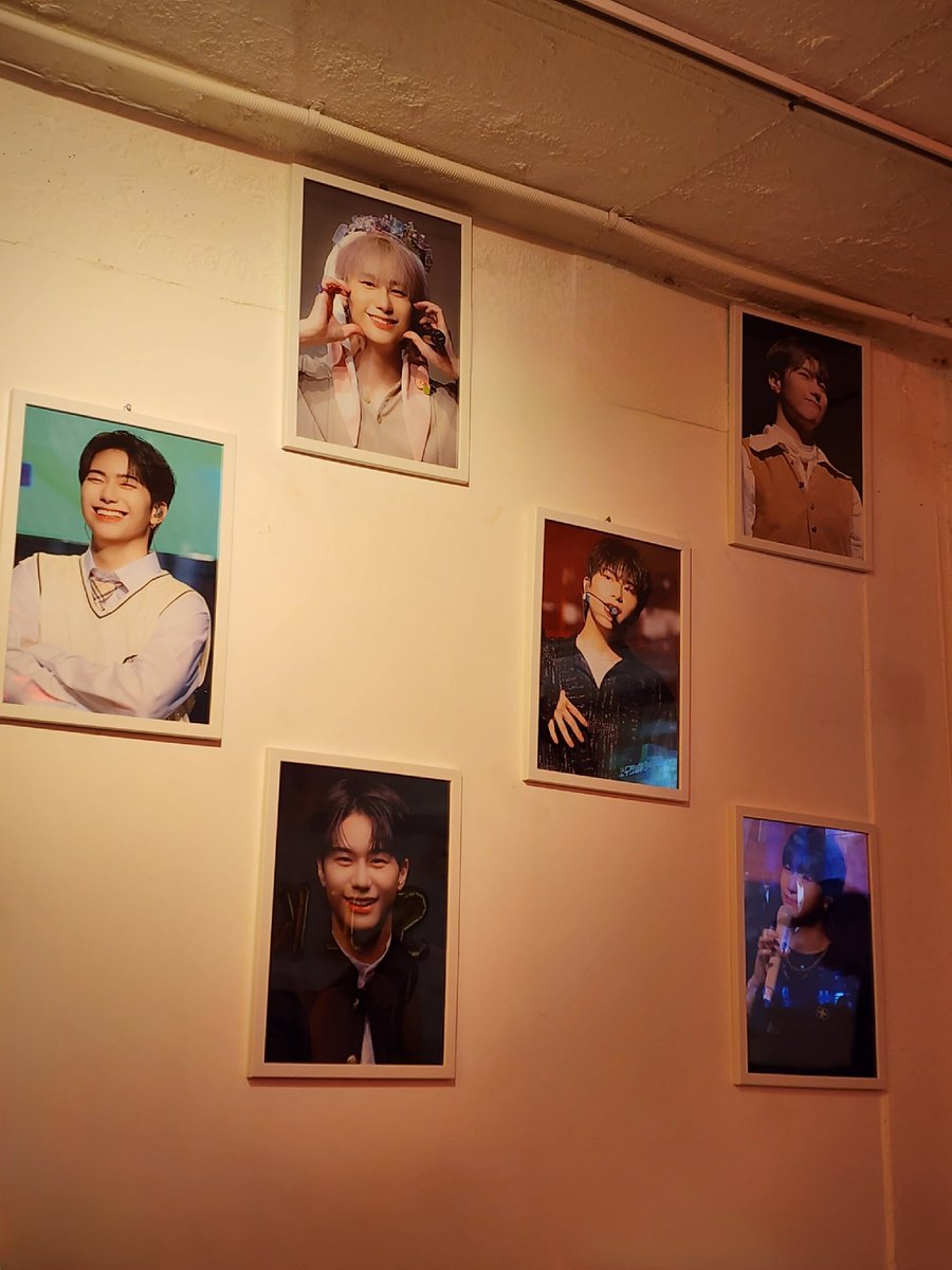 💙뽀빠이 피자클럽💛
피자가 왕크니까 왕맛있다!😆
럭드는 꽝이었지만 승식이 사진 보면서 영상 보면서 먹으니까 2배로 맛있었던 포테이토피쟈🍕 카페가 아닌 피자먹으면서 생일 보내니까 신선했던 하루! 덕분에 즐겁게 하루 마무리했습니다😊
#For_my_pizza_boy_siki
#언제나_승식이_편