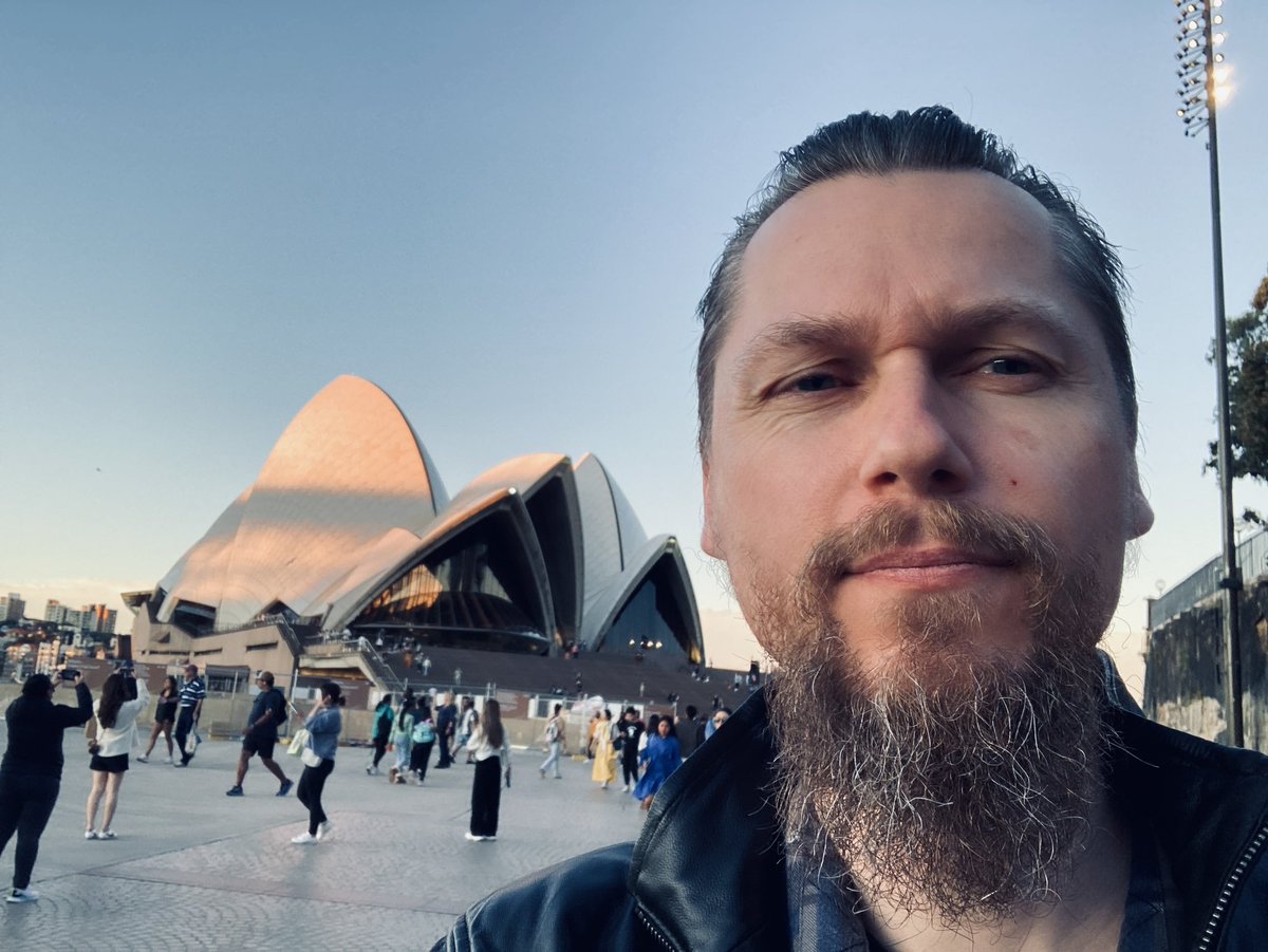 CarstenLevisen's tweet image. “Danish architecture + Danish linguist”. Just arrived, looking forward to 7 weeks of research &amp;amp; happiness in land of 🇦🇺! #Linguisticstwitter #semantics #pragmatics #discoursestudies #research #happiness #DanishintheMaking