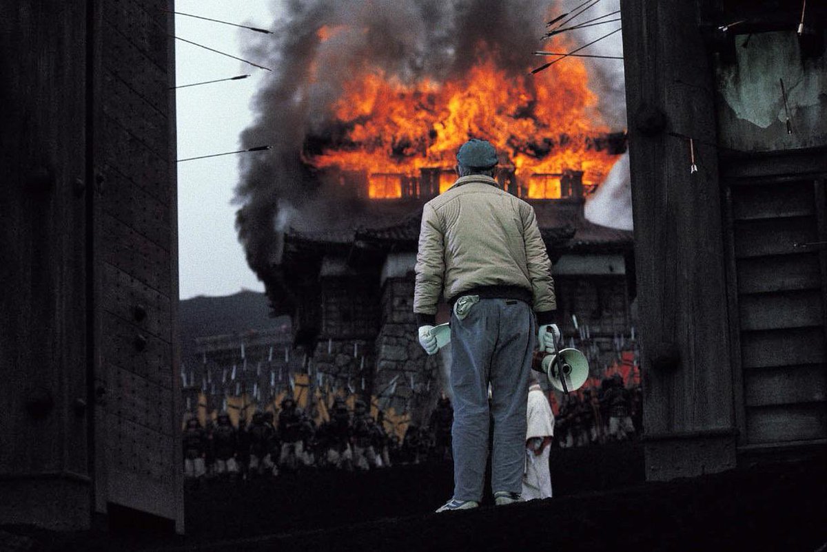 UsagiYohimbo10's tweet photo. @awoodustin This one of Akira Kurosawa on the set of Ran https://t.co/HeGbpD0g4B