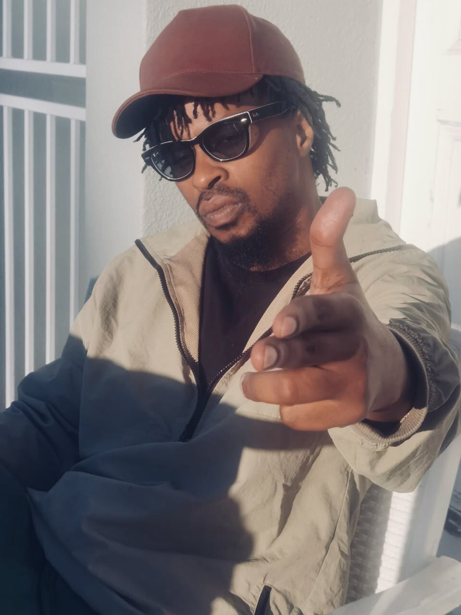 International Post🌍

Grimiest Lords feat. Selema Writes drops tomorrow 17/04 on all streaming platforms 🔥🔥🔥🔥🔥