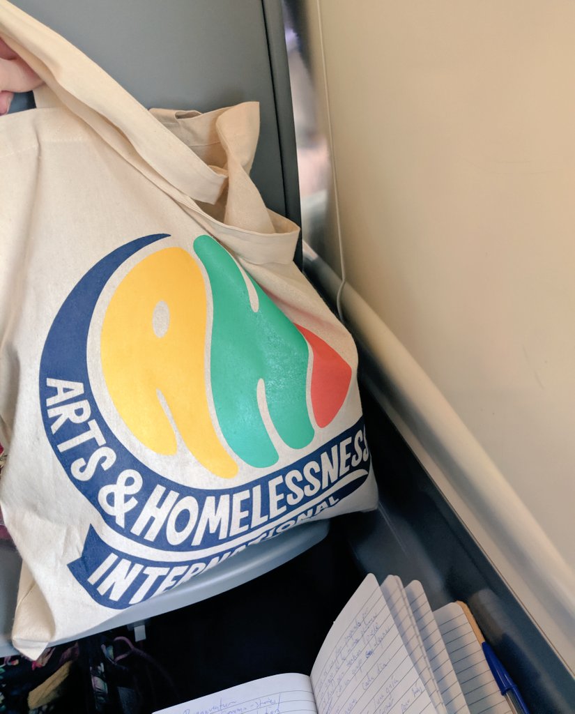 KatyRubinTO's tweet photo. Train back to Manchester after wkend of work &amp; play in London: great day w/@WestwayTrust, doing #LegislativeTheatre for organisational change; bagged the new @artshomelessint tote; explored Hackney City Farm w/kids; &amp; saw #SecretLifeofBees @AlmeidaTheatre! https://t.co/78mpBFnQoT
