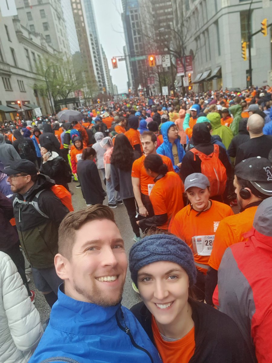 Light rain and 9°C, but we're ready for Adeline's first race!#VanSunRun