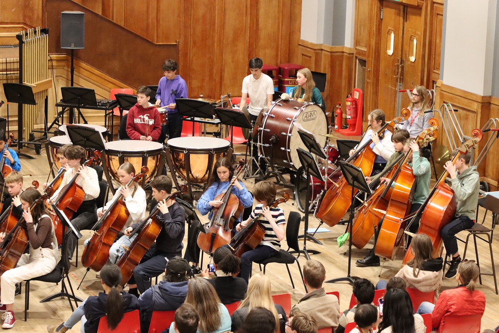 EdinburghYO's tweet photo. Wow! Our sharing concert at the end of our Easter Ensembles Course was fantastic! The young musicians, tutors and audience should be incredibly proud of what they've achieved over the last 4 days. Well done for an amazing course! πππ #EYO
Photos β‘οΈ https://t.co/Dh9TdzD6vR https://t.co/TsuOfuLvJS