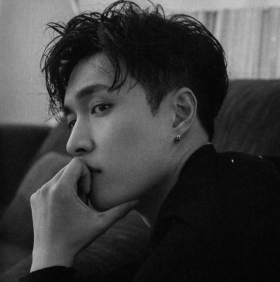 ByunKarina1's tweet photo. "when two souls collided, everything will be in a right place."
a #chanlay au wherein two former rivals meet each other again. https://t.co/2FYUNFdbHs