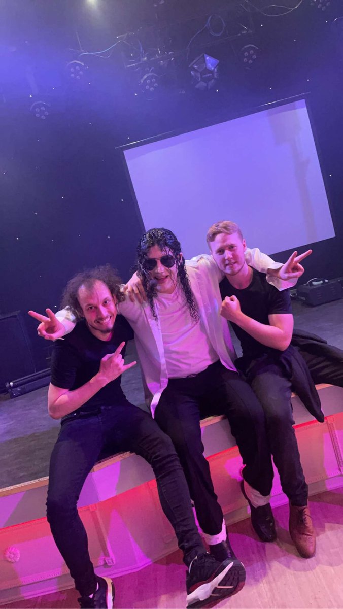 Lewis Cook tweet media