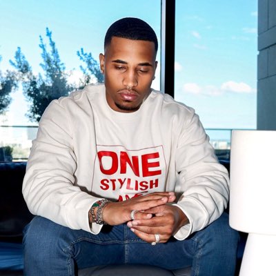 deeaye_go's tweet photo. #NewProfilePic https://t.co/coytF0r5uJ