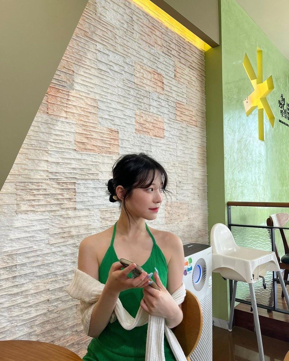 fromis_ig's tweet photo. [📷 #jiheonnibaek] - 230417
-Baek Jiheon Instagram Update-

HBD TO ME🥳

#백지헌 #BaekJiheon #지헌 #Jiheon #fromis_9 #프로미스나인 https://t.co/z4qt8W6Z6t