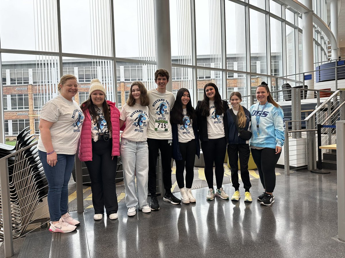 DGSActivities's tweet image. Celebrating another successful 5K Mustang Trot! Thank you to all of our race day participants, student &amp;amp; staff volunteers, &amp;amp; @DGSKeyClub members, officers, &amp;amp; sponsors! Together we were able to give others the @GiftofHope - #dgspride #createcommunity #youbelonghere