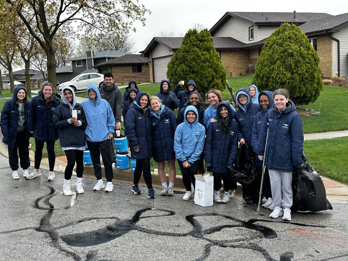 DGSActivities's tweet image. Celebrating another successful 5K Mustang Trot! Thank you to all of our race day participants, student &amp;amp; staff volunteers, &amp;amp; @DGSKeyClub members, officers, &amp;amp; sponsors! Together we were able to give others the @GiftofHope - #dgspride #createcommunity #youbelonghere