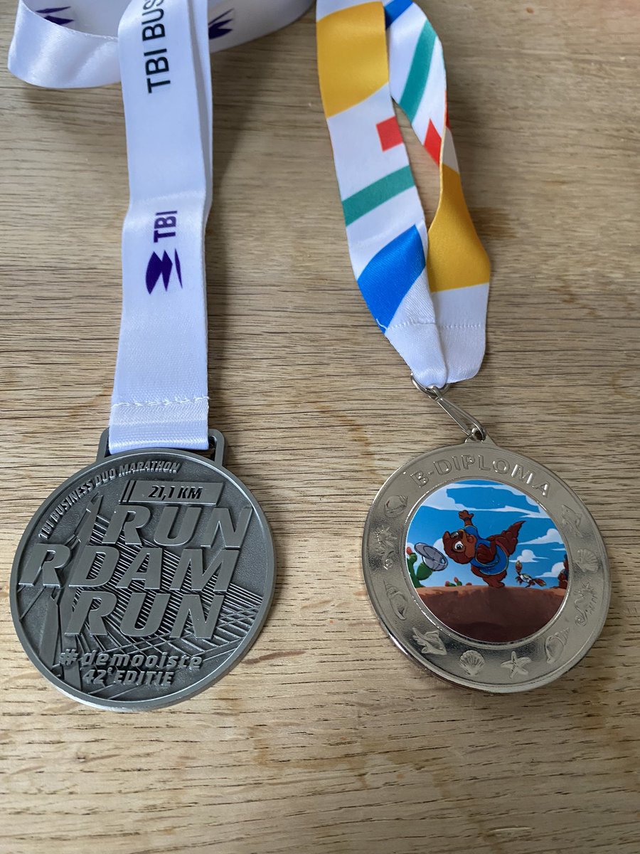 Een fantastisch weekend, Max z’n B diploma 🏊🏻‍♂️en papa 21,1 km (en een beetje extra ) 🏃🏻‍♂️gelopen tijdens #demooiste