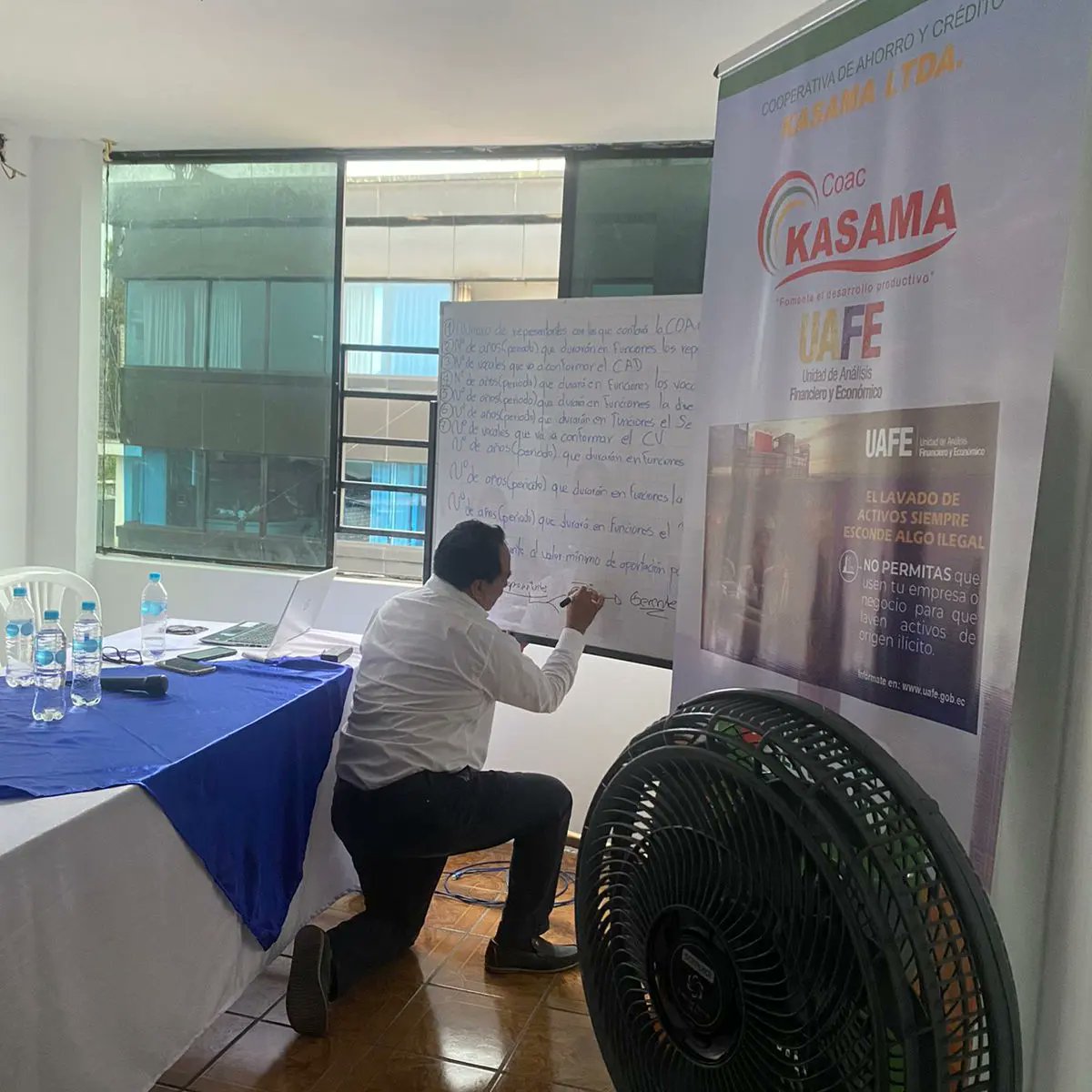 MiguelPonceCh's tweet photo. Coac Kasama, adecuación de estatutos, fortaleciendo al sector de la economía popular y solidaria SFPS. https://t.co/gpIZElCQB3