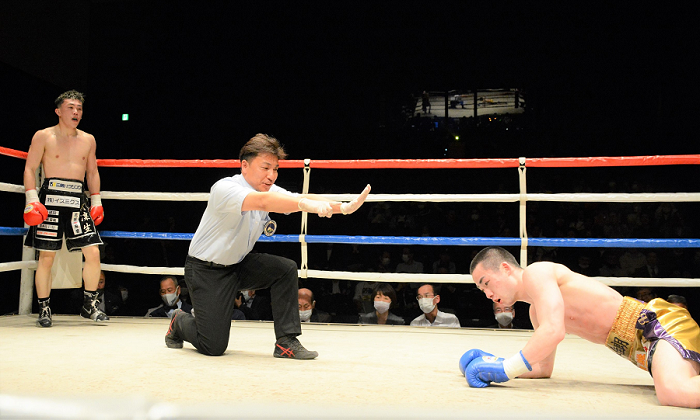 beat_macc's tweet photo. 日本ミドル級王者の国本陸が無冠戦に豪快にTKO　日本ランカーのデカナルドも快勝
https://t.co/R2kswS0daJ https://t.co/Ma5uamk5Ir