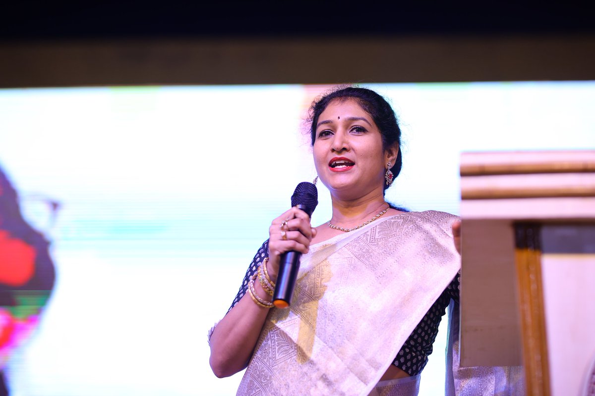 ksrmceofficial's tweet photo. It was a grand festival of Sivananda Smaranam, which was a great success.
#SivanandaSmaranam2k23 #konnect2k23 #ksnrtrophy2k23 #kultural2k23 #statelevelfest #ksrm #ksrmce #klm #kandulagroups #engineering #ksnr #SivanandaSmaranam #sivanandareddy #kandulasivanandareddy #ksnrliveson https://t.co/GRCWedDtpV