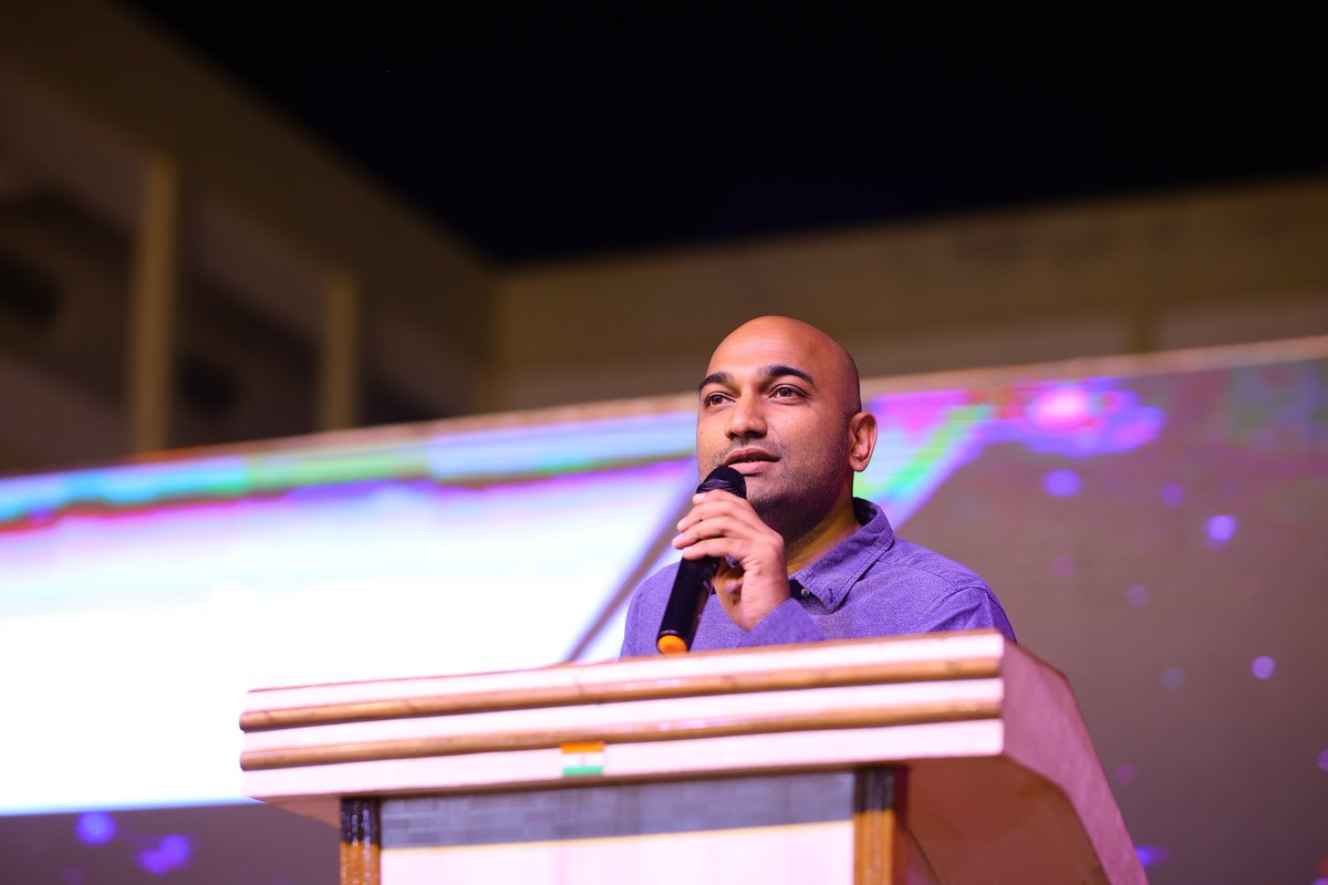 ksrmceofficial's tweet photo. It was a grand festival of Sivananda Smaranam, which was a great success.
#SivanandaSmaranam2k23 #konnect2k23 #ksnrtrophy2k23 #kultural2k23 #statelevelfest #ksrm #ksrmce #klm #kandulagroups #engineering #ksnr #SivanandaSmaranam #sivanandareddy #kandulasivanandareddy #ksnrliveson https://t.co/GRCWedDtpV
