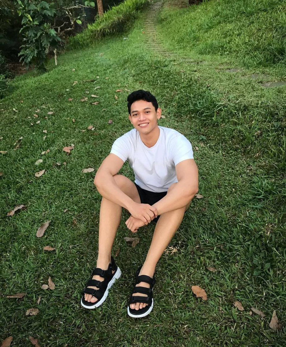 topbotntt's tweet photo. Silahkan pilih mau Abang yg mana https://t.co/enrNUyLp1P