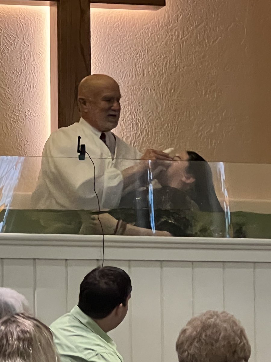 randycdavistbc's tweet photo. Pastor Danny this AM at Parkburg BC baptizing Maddie, a student saved at YEC. PTL!! ⁦@tnbaptist⁩ #WinTN https://t.co/fxFPCXlcwP
