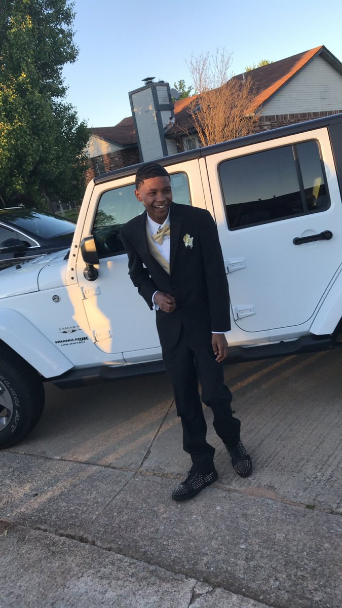 Brandii_G's tweet photo. Nephew this year, my lil bro a few years ago… #Prom #RIPLilBro #LLMonii https://t.co/2tiWXJq085