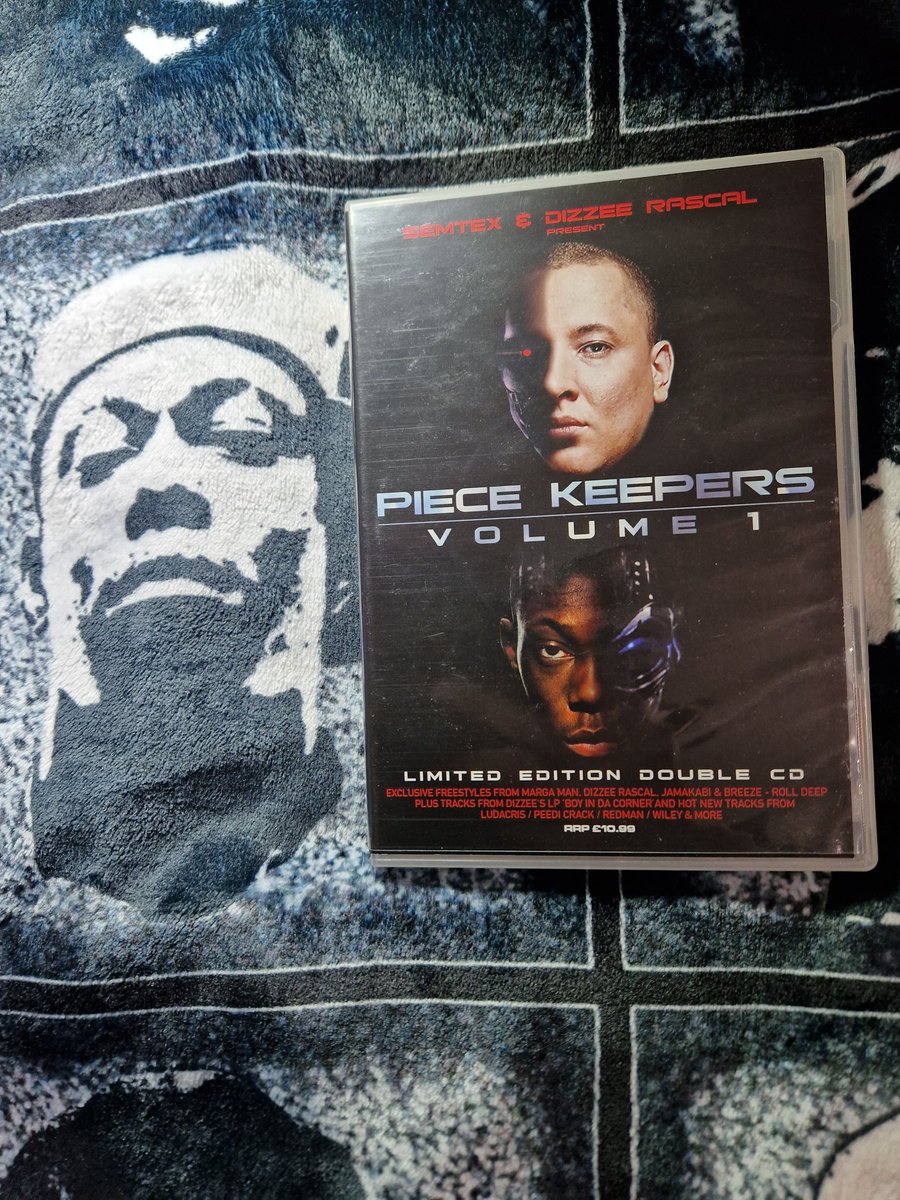 INTLGrime's tweet photo. UK Grime 🇬🇧
@DJSemtex x @DizzeeRascal
Piece Keepers Vol1 💿
@discogs - International Grime
https://t.co/vixX08VTFo
#DizzeeRascal #DJSemtex
#Grime #GrimeMusic #UKGrime https://t.co/JzHSc7gddd