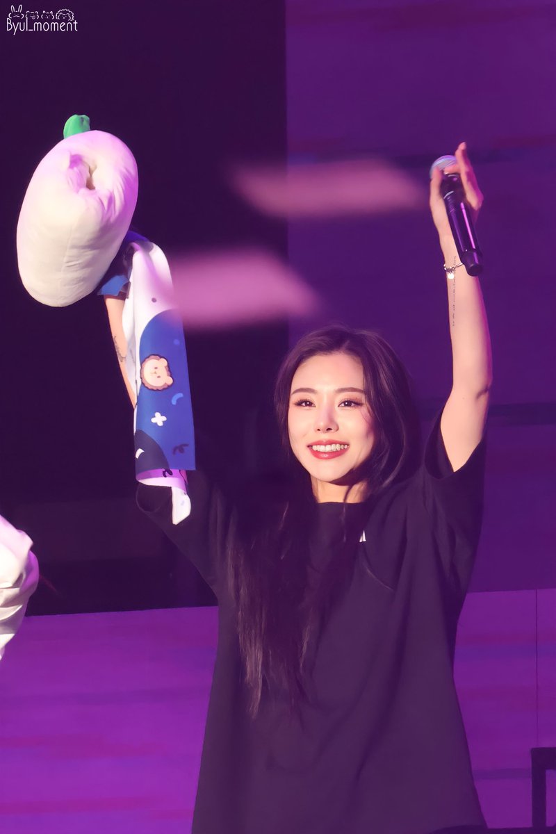 생일 축하합니다~
우리 butterfly fairy🦋

#휘인더_벌쓰데휘
#OurSpringWheeinDay