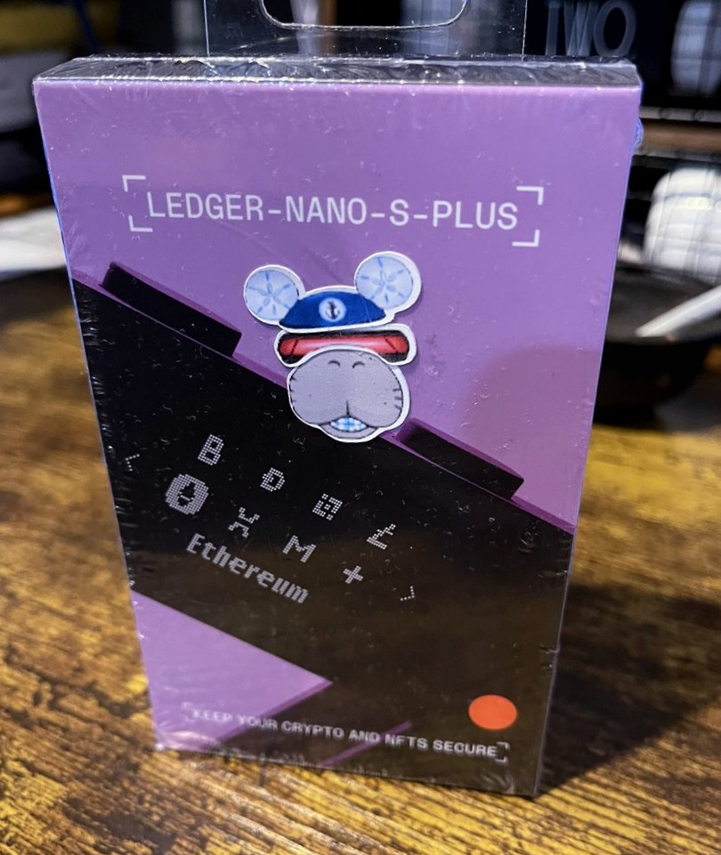 maNFTees's tweet photo. 🚨 Poker incoming at 6:30 PM EDT 🚨

Everyone who retweets & posts proof in our Discord channel "manftweet-together" will get an EXTRA 100 chips in tonight's game! (Must post proof BEFORE game begins)

If we reach 75 players, we are giving away a Ledger Nano S Plus ($80 value) - but honestly, you cannot put a price on safety 🔐

*Discord link in comments 

#NFTCommuntiy #NFTGiveaways #NFT #GiveawayAlert #Giveaway #poker #sundayvibes #MayThe4thBeWithYou #manftees